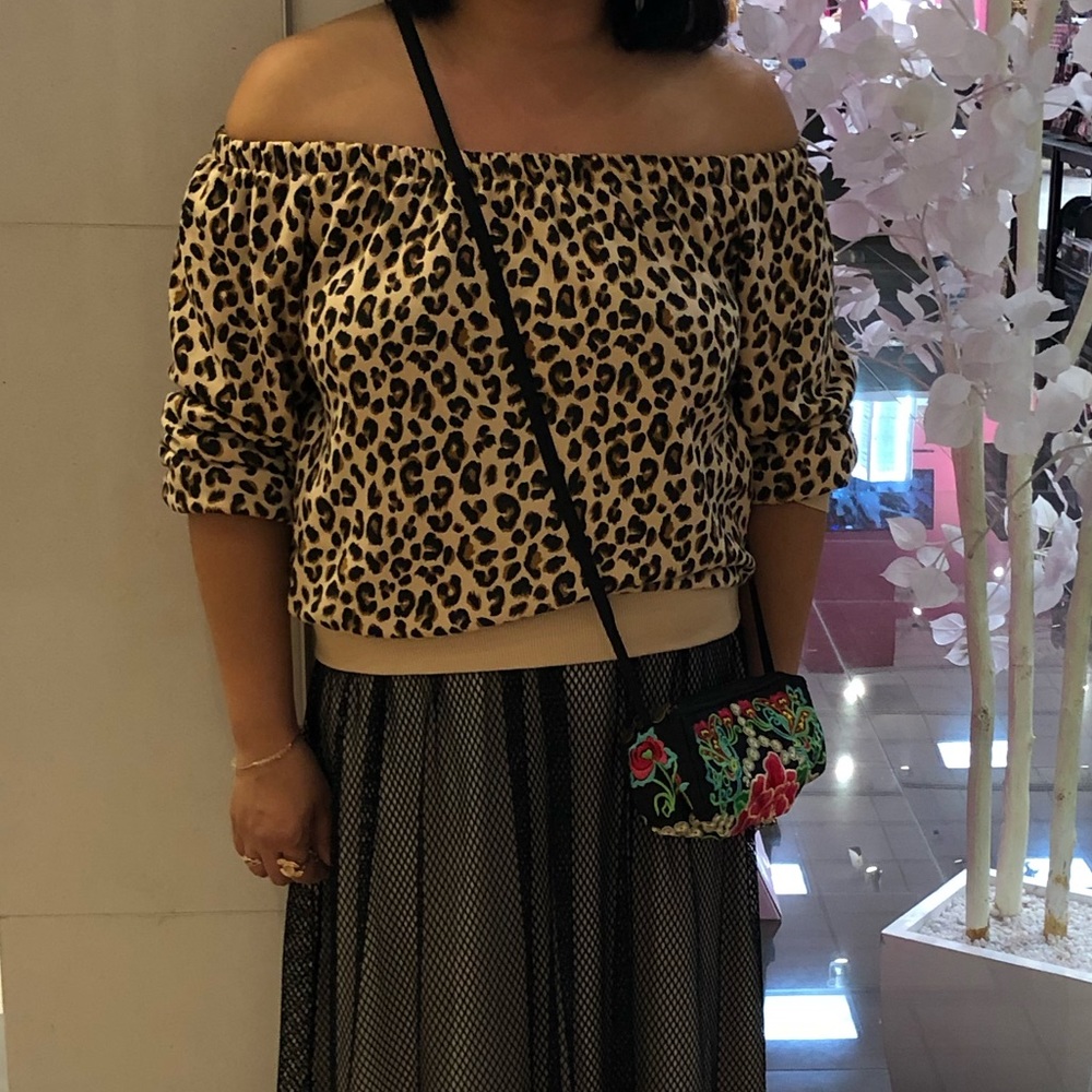 Floral Good Luck Embroidered Bag (4 Styles) - Picture 5 of 6